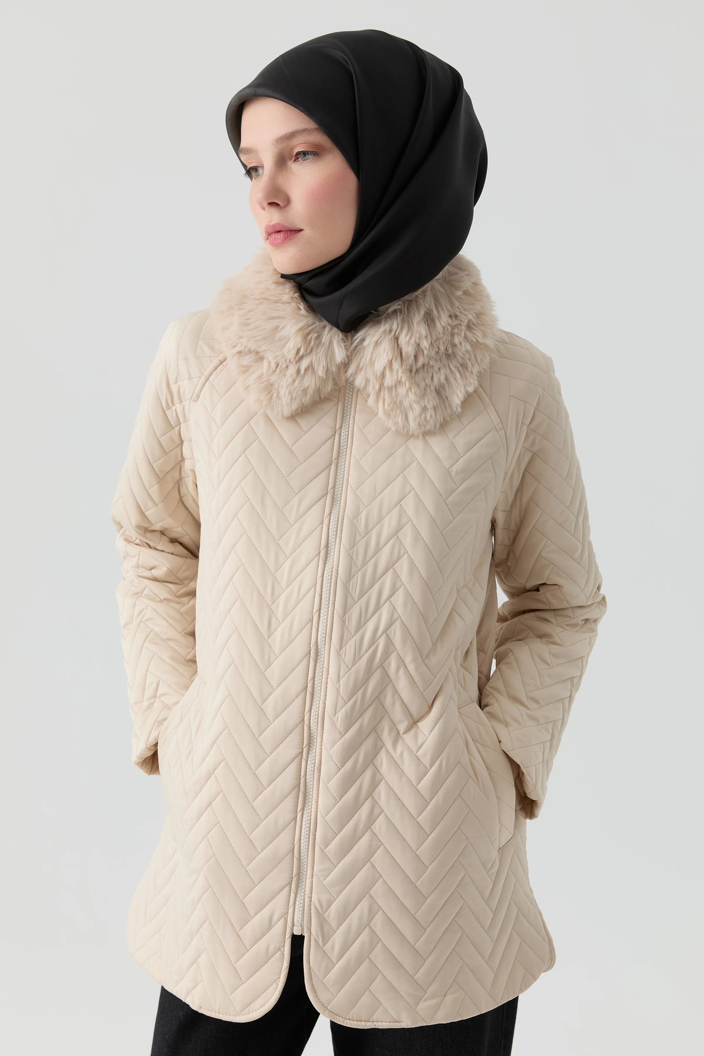 Peluş Garnili Kapitone Kaban - Bej TUGBA