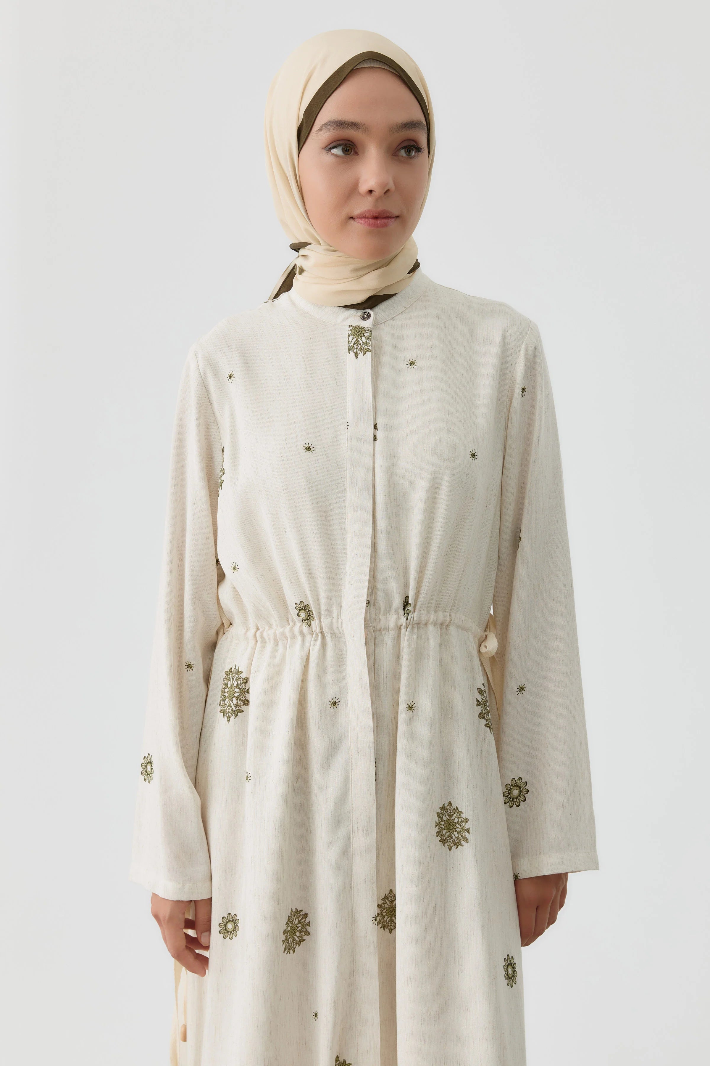 Belden Büzgü Bağlamalı Çiçek Desenli Elbise - Yeşil TUGBA