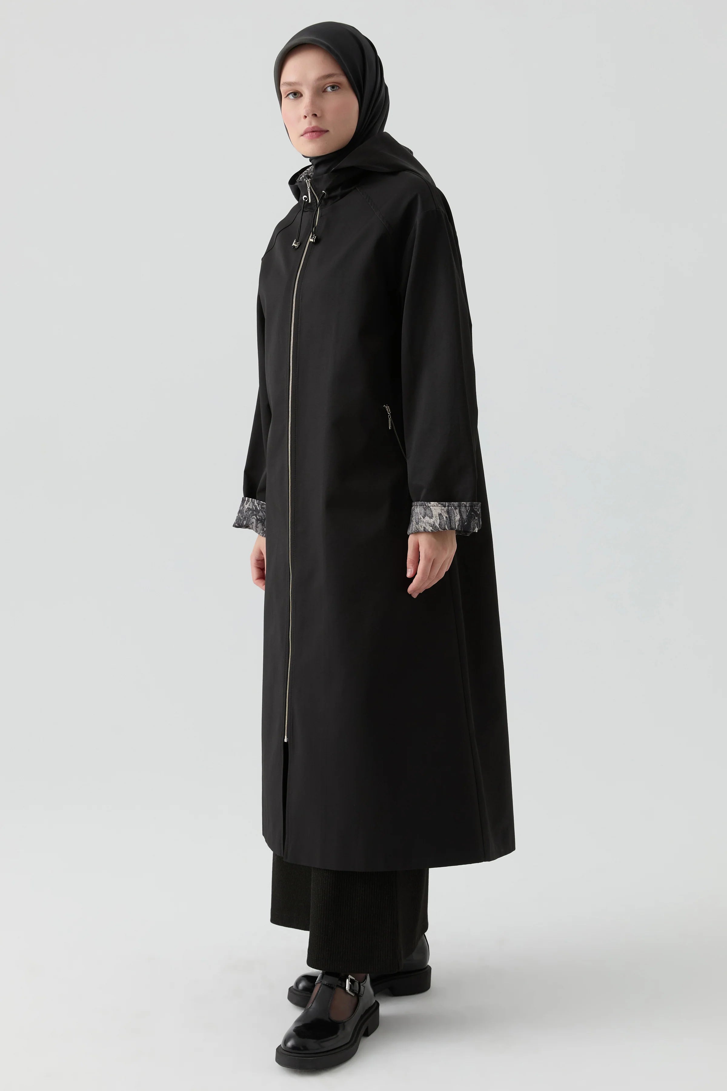 Kombin Detaylı Kap - Siyah TUGBA