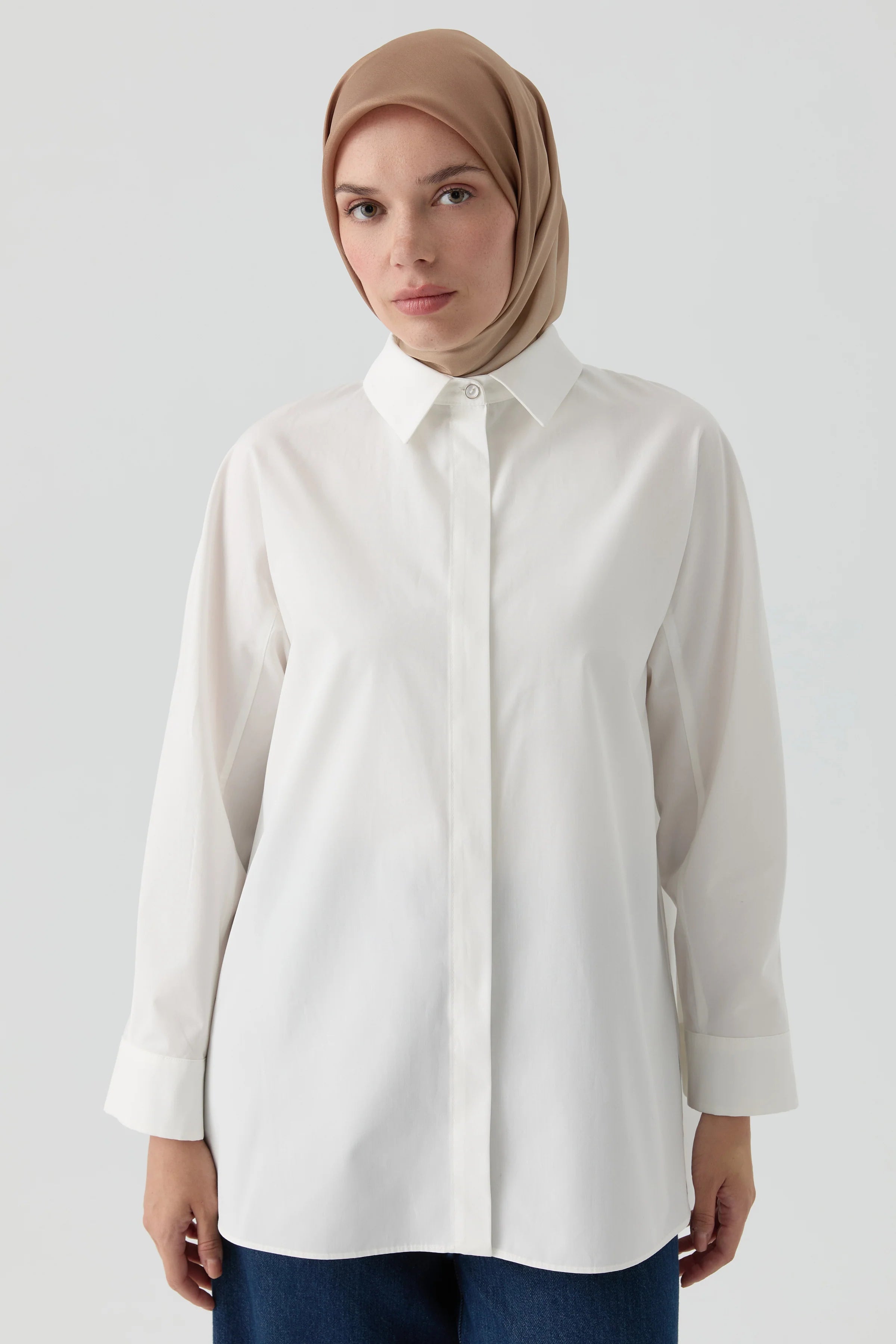 T Kollu Poplin Gömlek - Ekru TUGBA