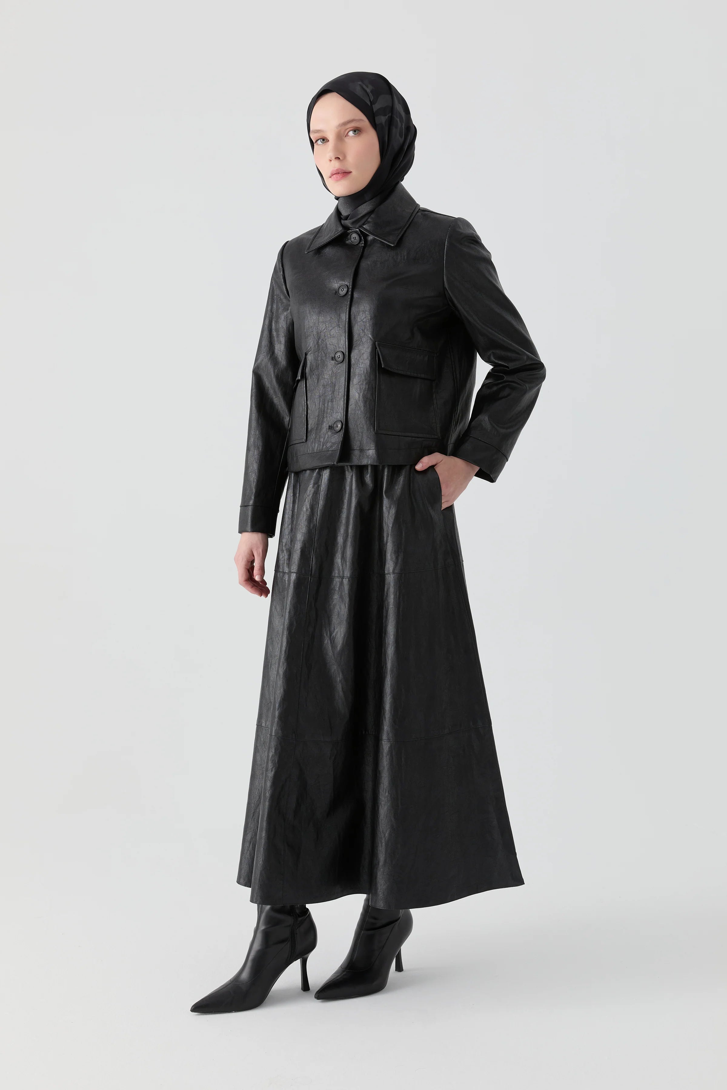 Bağcıklı Deri Etek - Siyah TUGBA