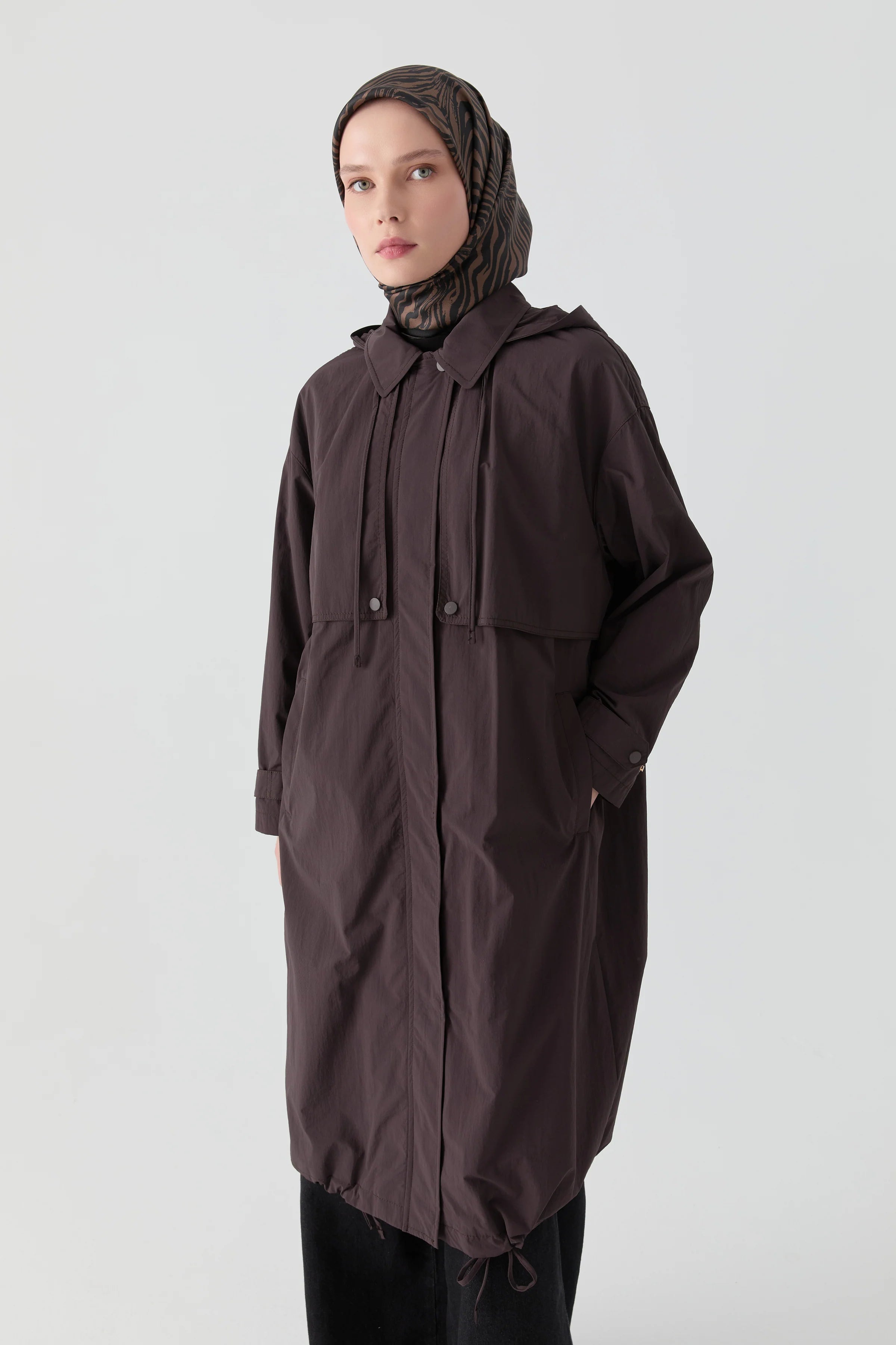 File Detaylı Yağmurluk - Kahve TUGBA