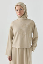 Çiçek Desen Nakışlı Takım - Bej TUGBA