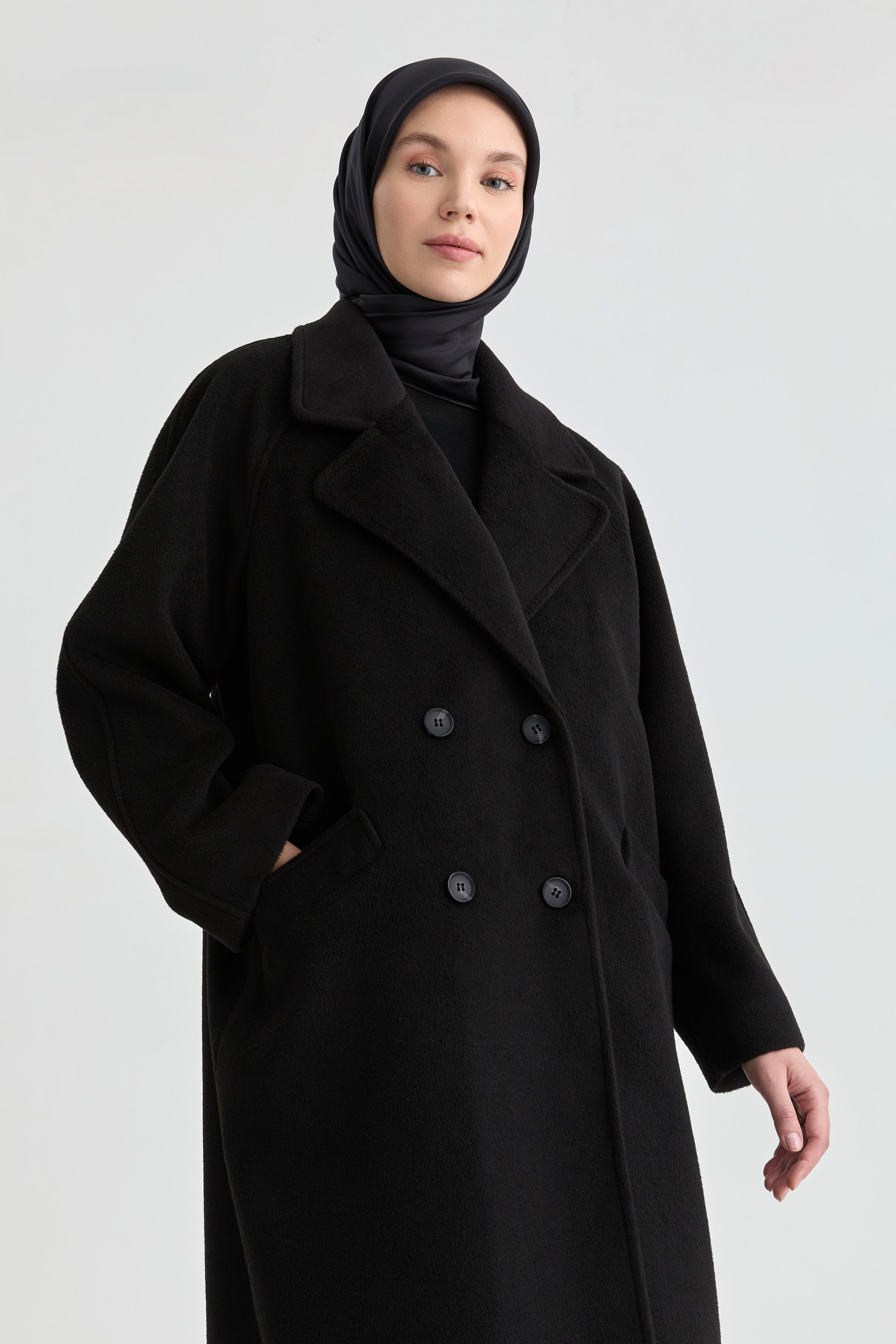 Kruvaze Düğmeli Kaban - Siyah TUGBA