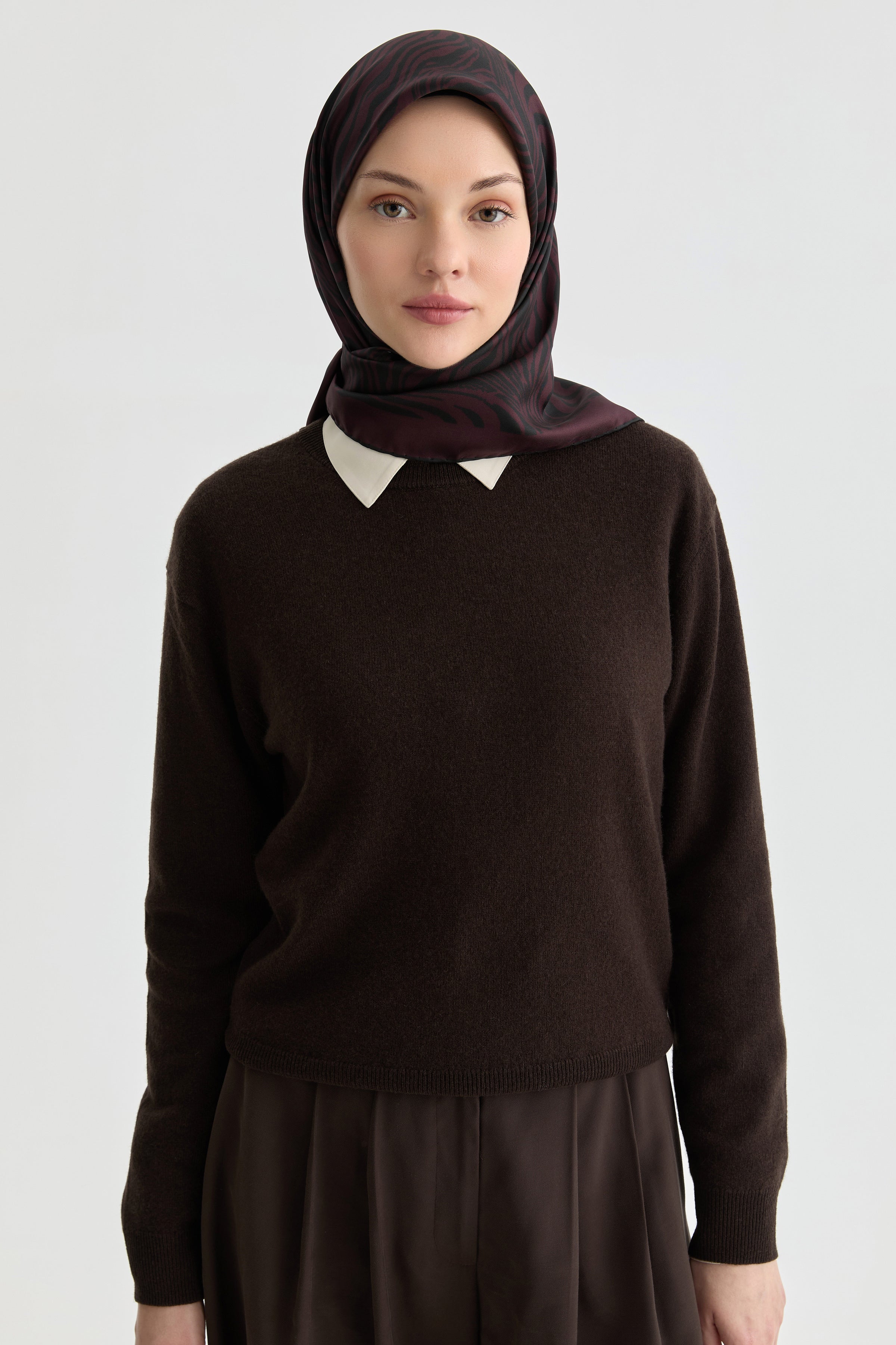 Nilda Twill İpek Eşarp - Bordo TUGBA