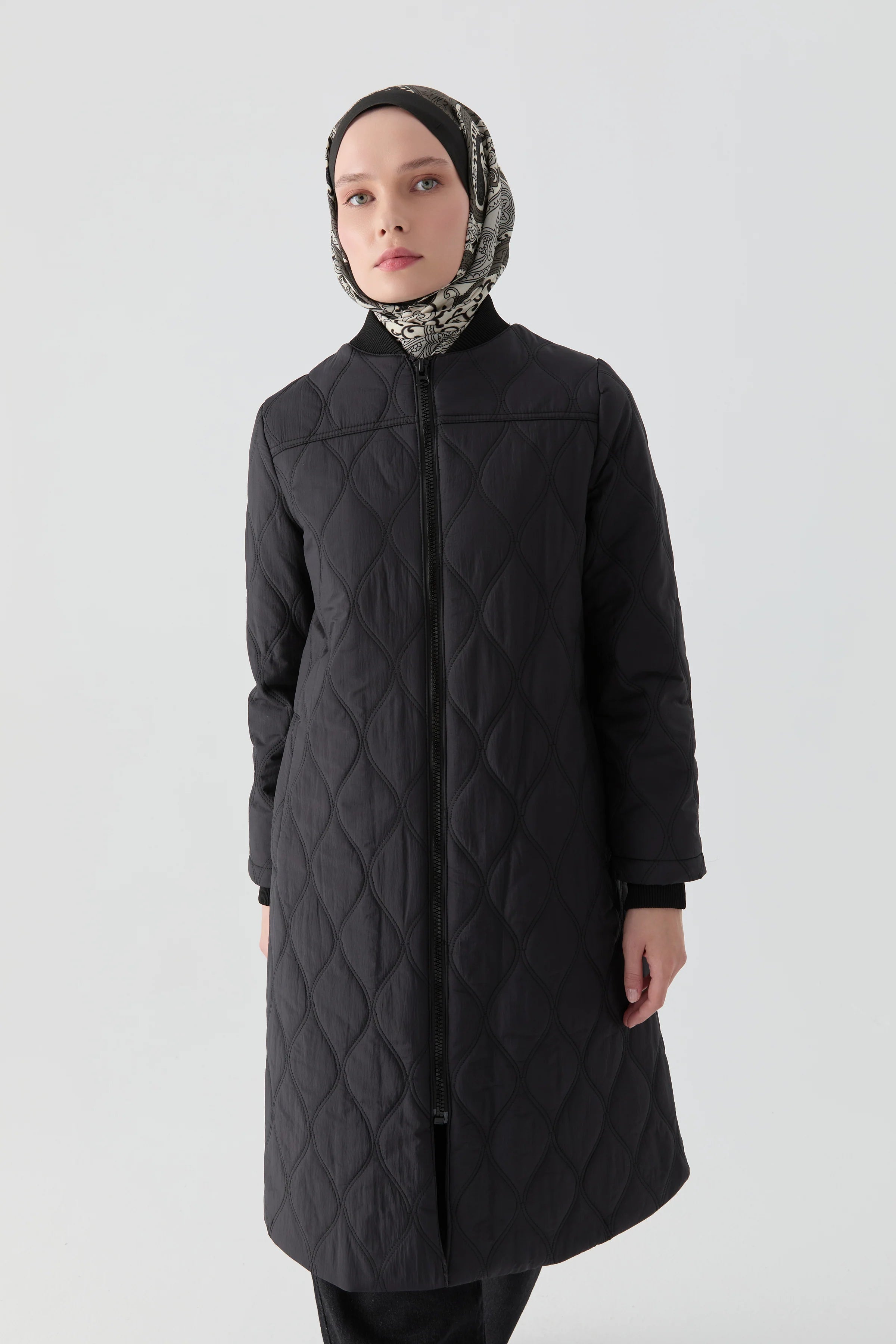 Pilot Yakalı Ribana Detaylı Kapitone Kaban - Siyah TUGBA