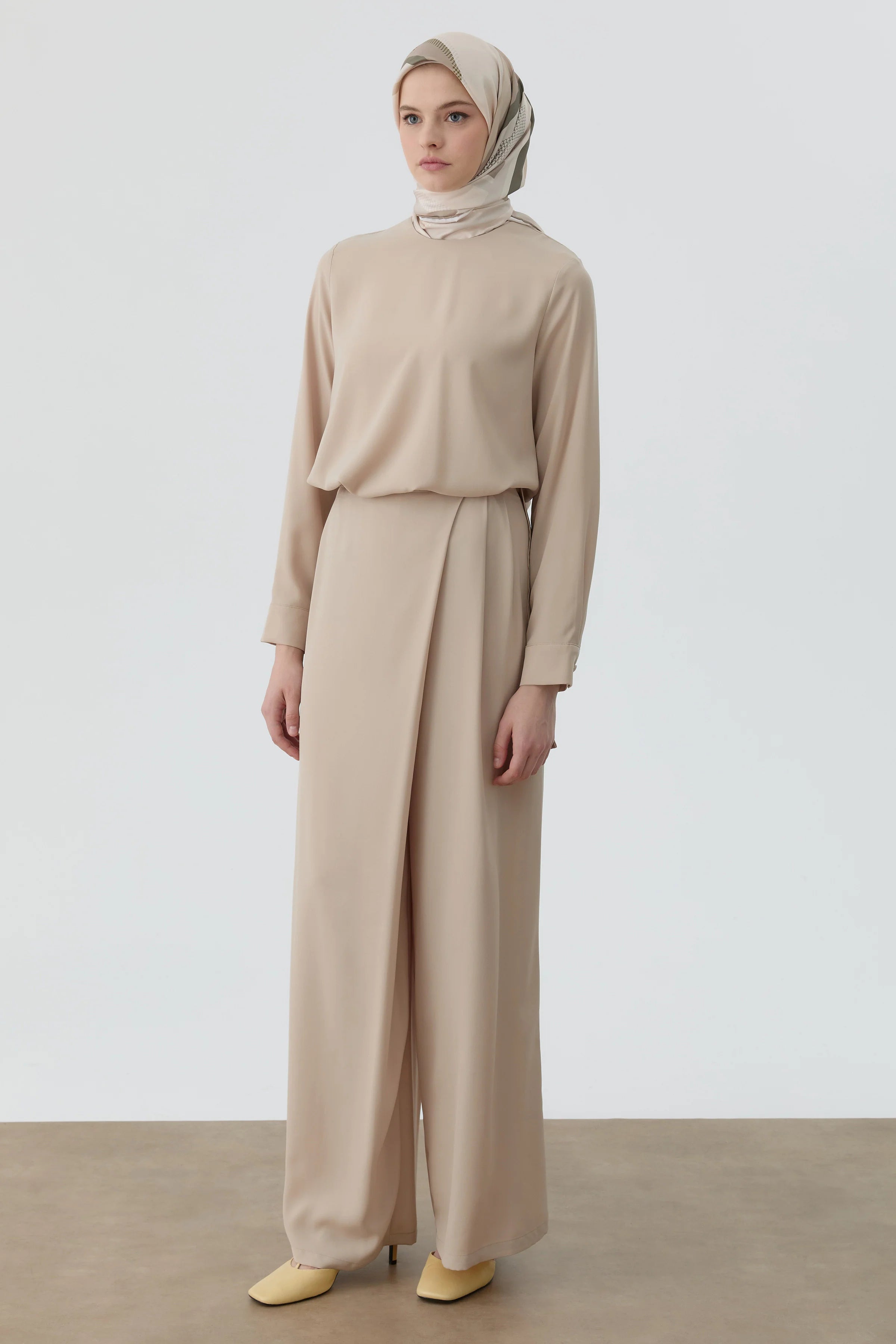 Anvelop Pileli Pantolon - Bej TUGBA