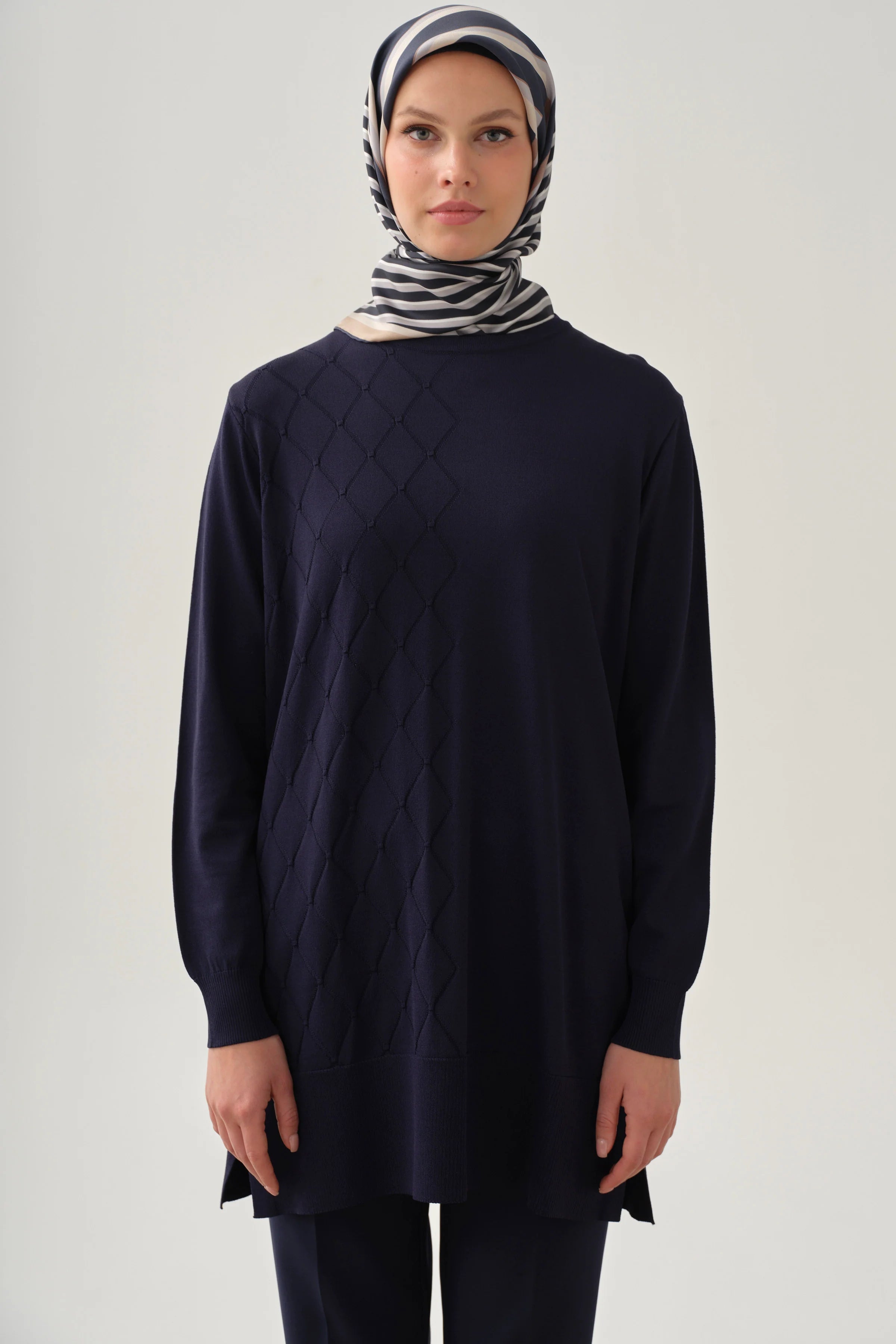 Baklava Desenli Tunik - Lacivert TUGBA