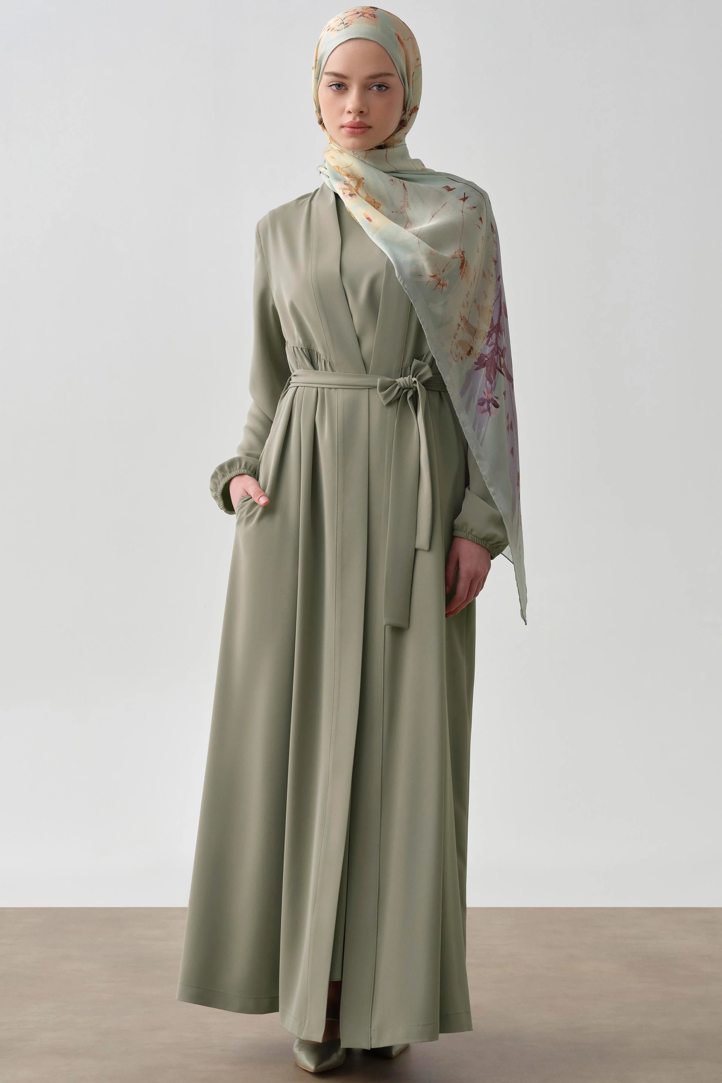 Büzgülü Beli Kuşaklı Abaya - Mint TUGBA