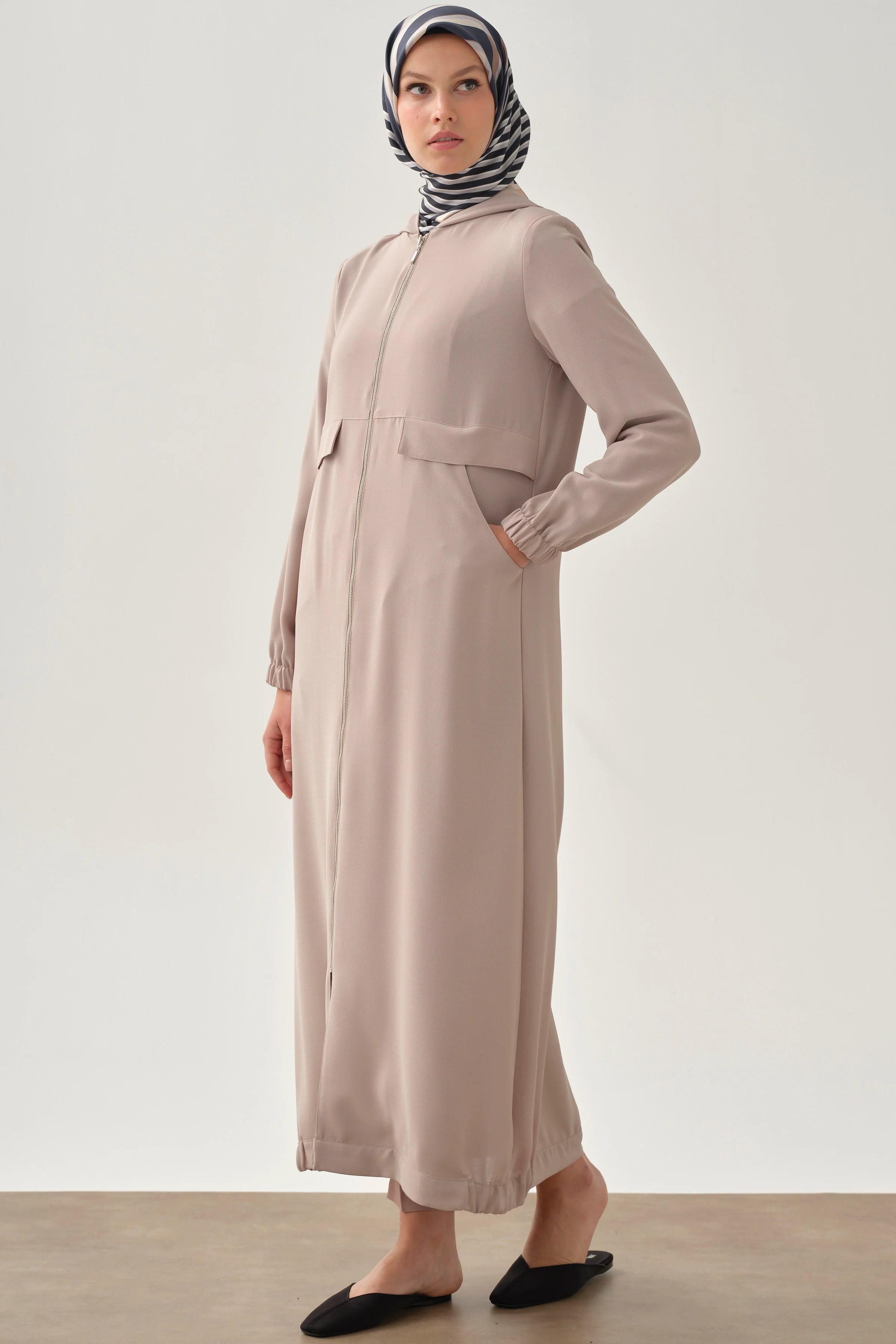 Kapüşonlu Fermuar Kapamalı Ferace - Taş TUGBA