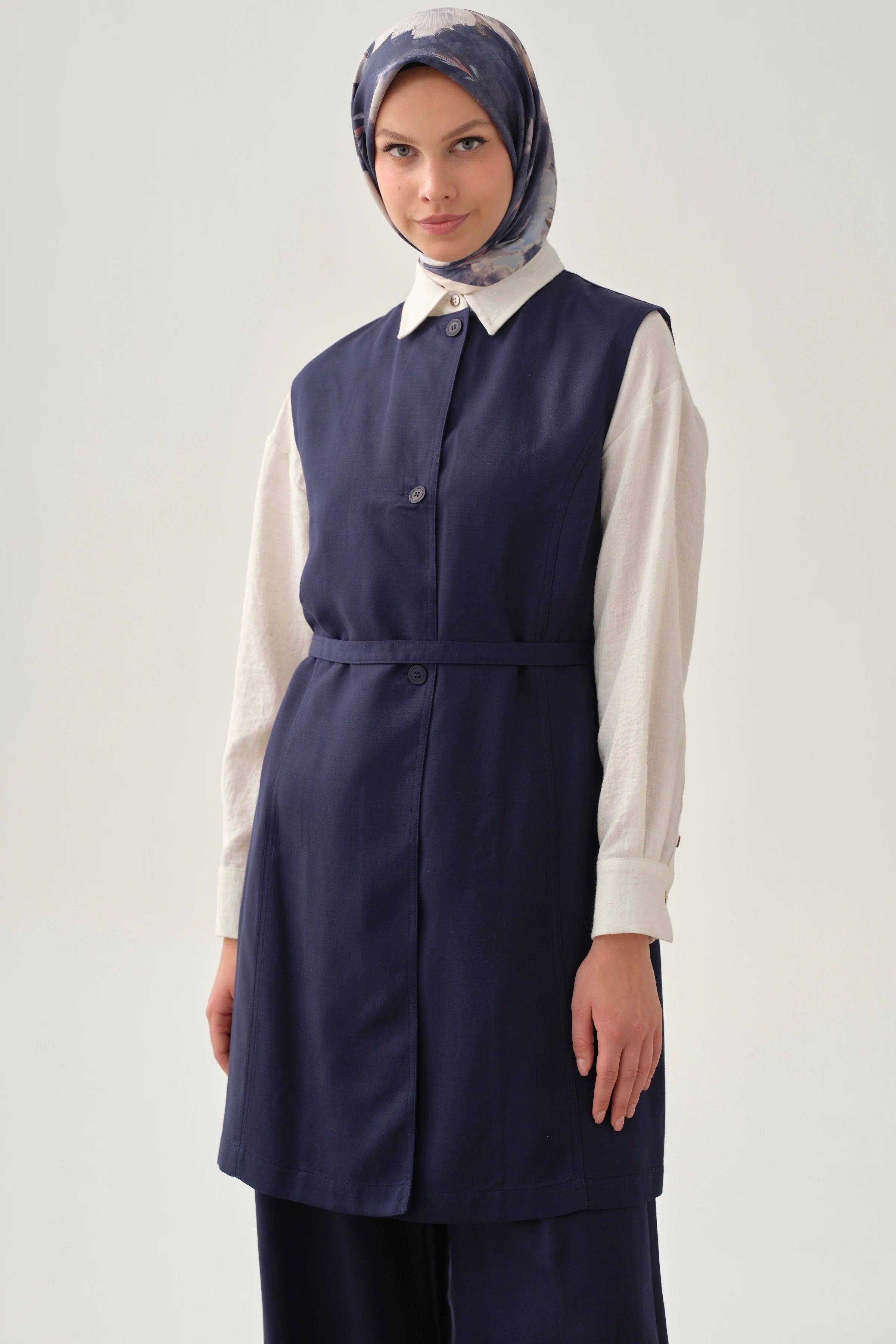 Kemerli Sıfır Yaka Yelek - Lacivert TUGBA