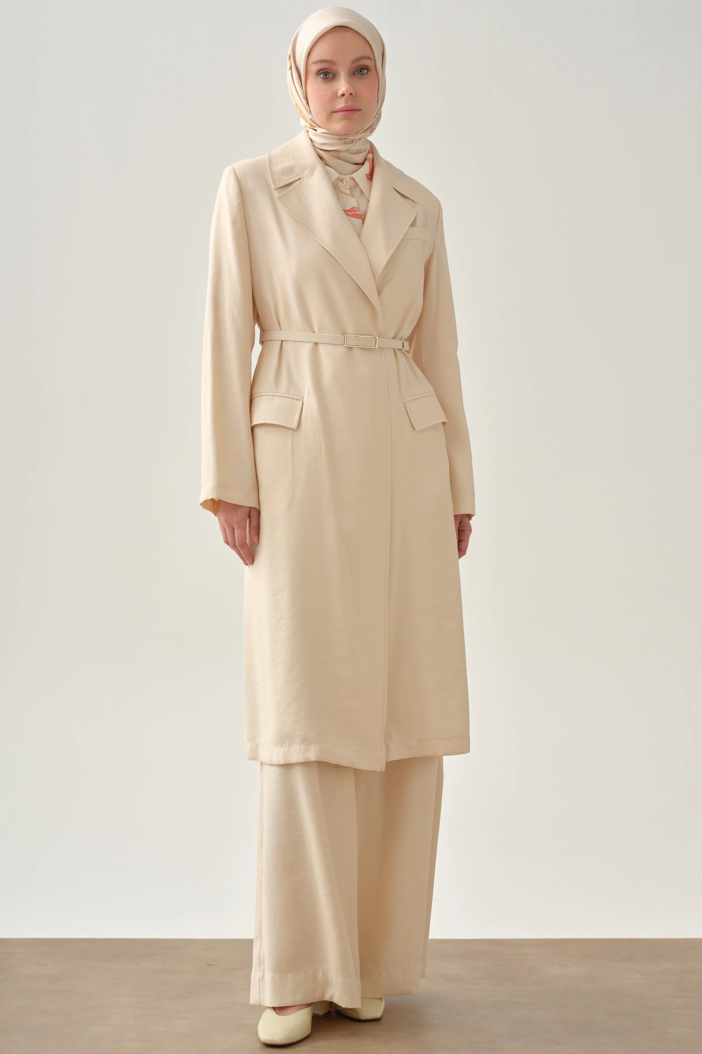 Kemerli Uzun Ceket - Ekru TUGBA