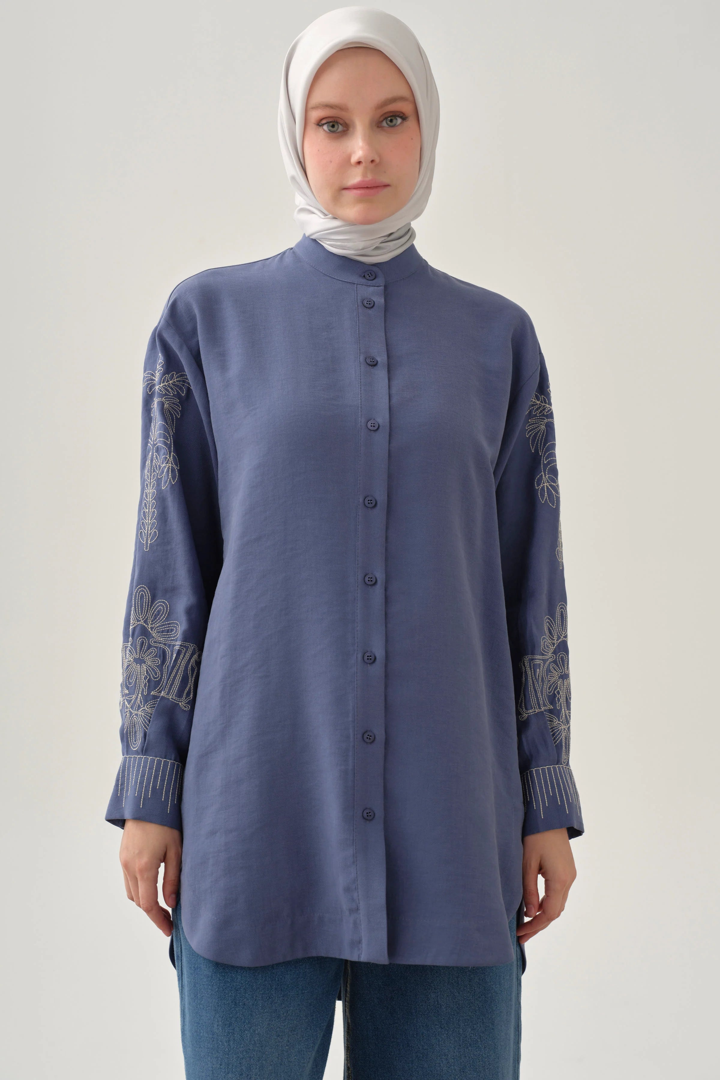 Kollar Nakışlı Tunik - İndigo TUGBA