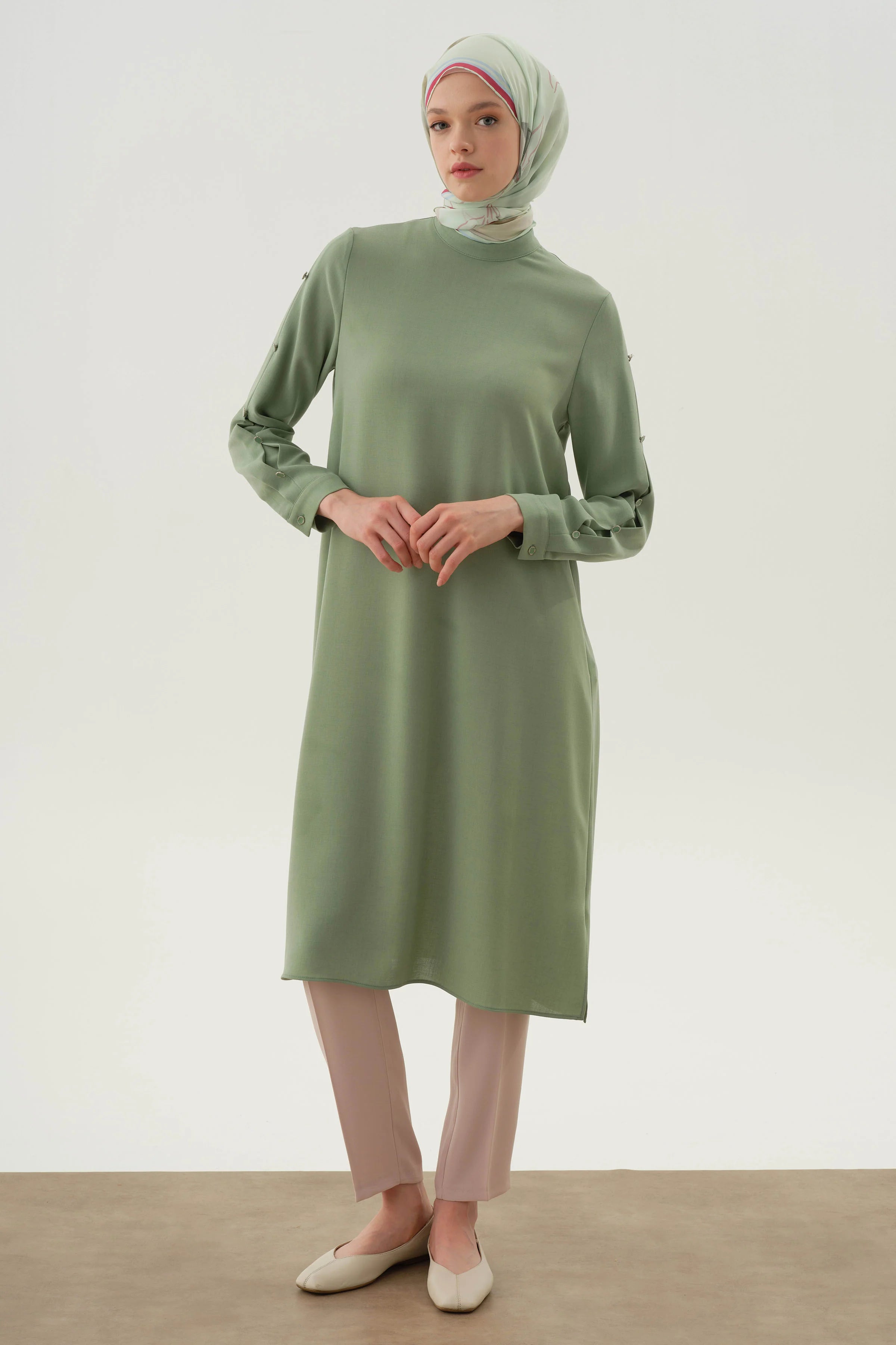 Kollar Plikaşe Düğme Detaylı Tunik - Su Yeşili TUGBA