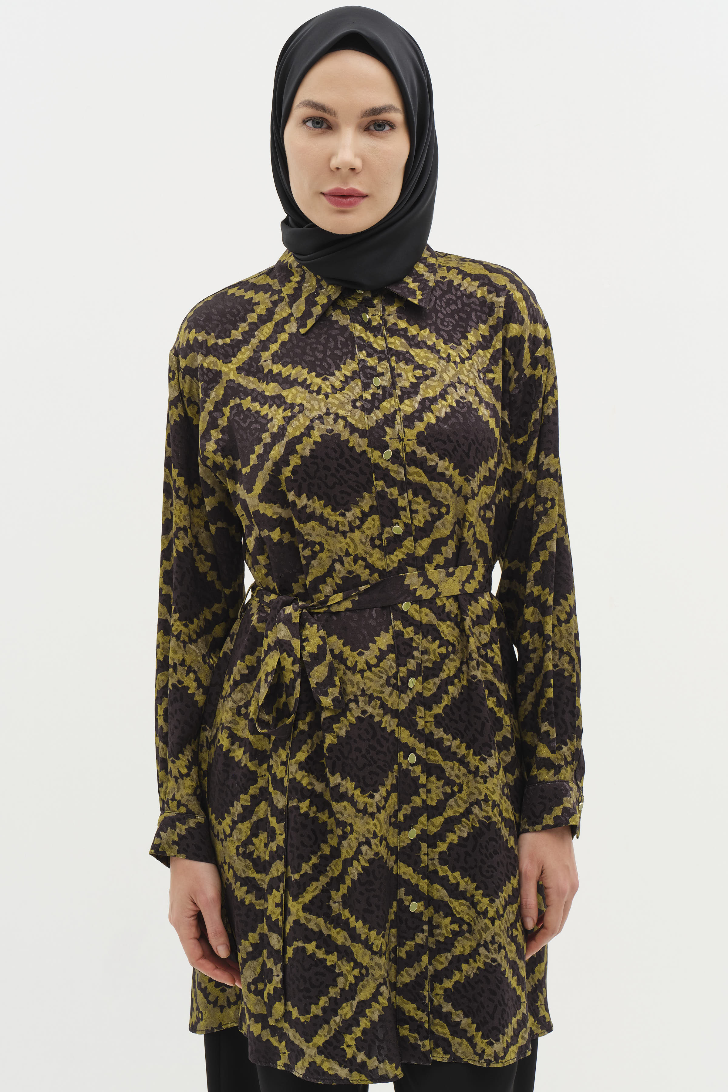 Kuşaklı Yırtmaç Detaylı Desenli Tunik - Haki TUGBA