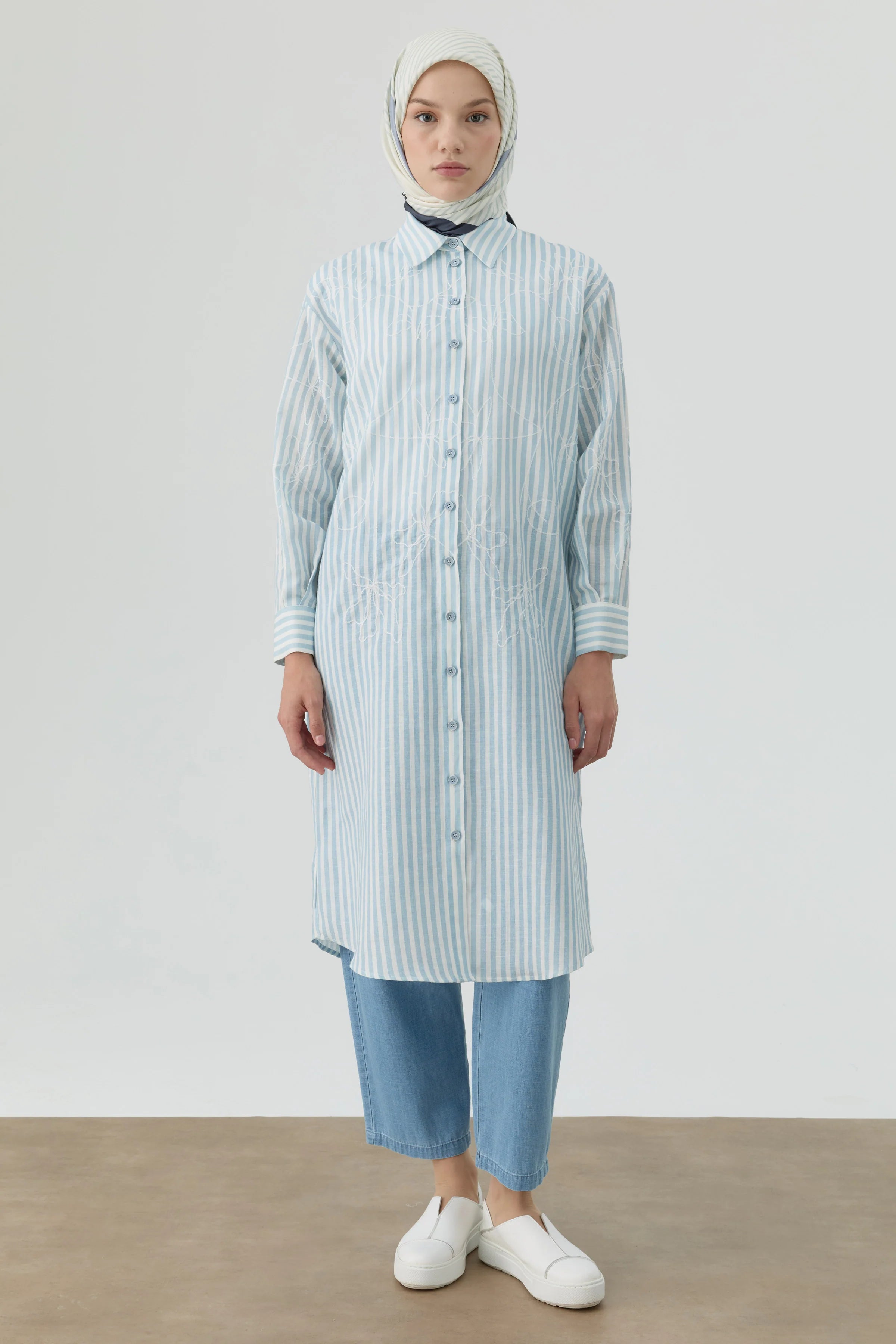 Nakış Detaylı Çizgili Uzun Tunik - Mavi TUGBA