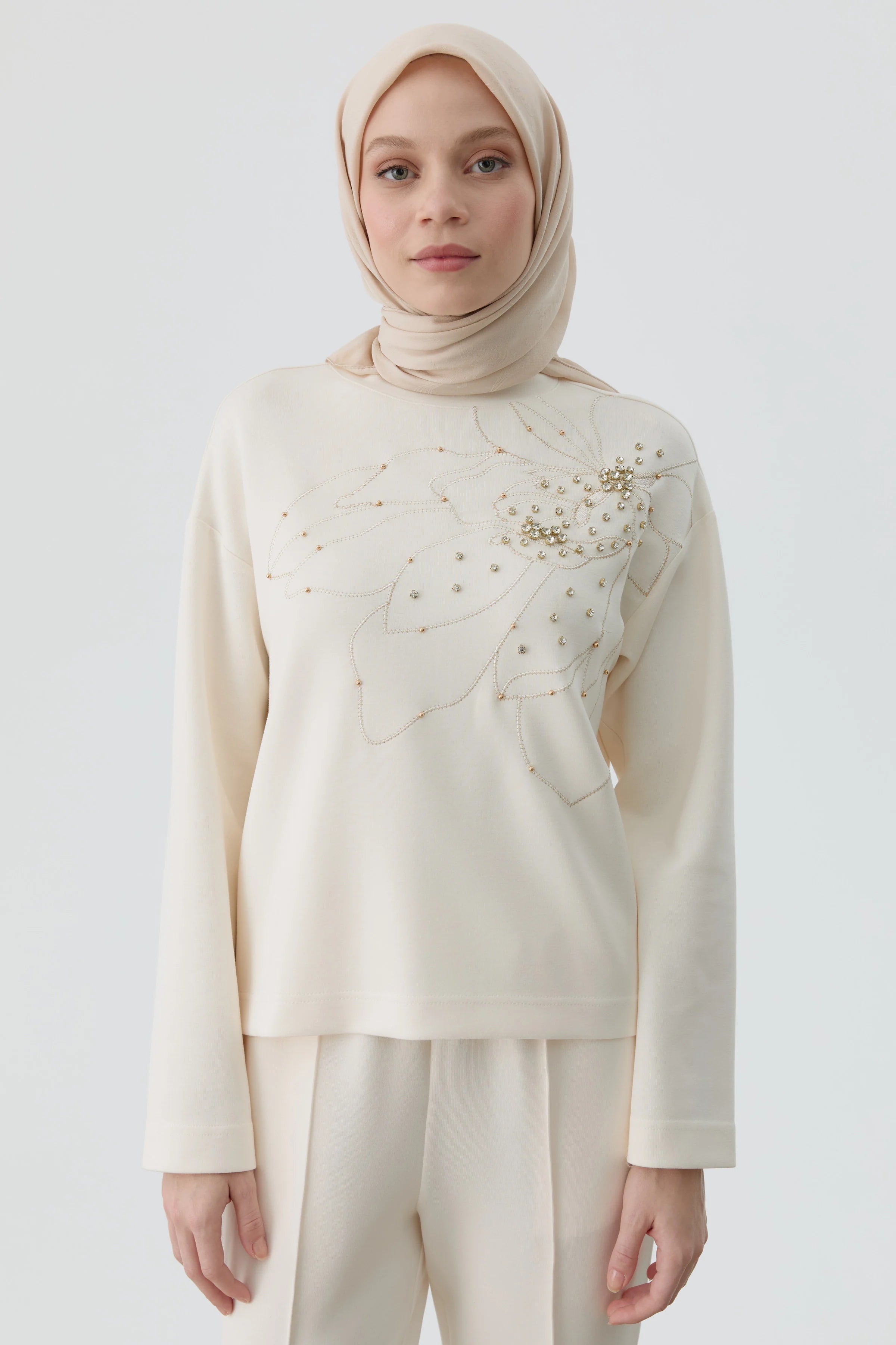 Nakışlı Taşlı Örme Sweat - Ekru TUGBA