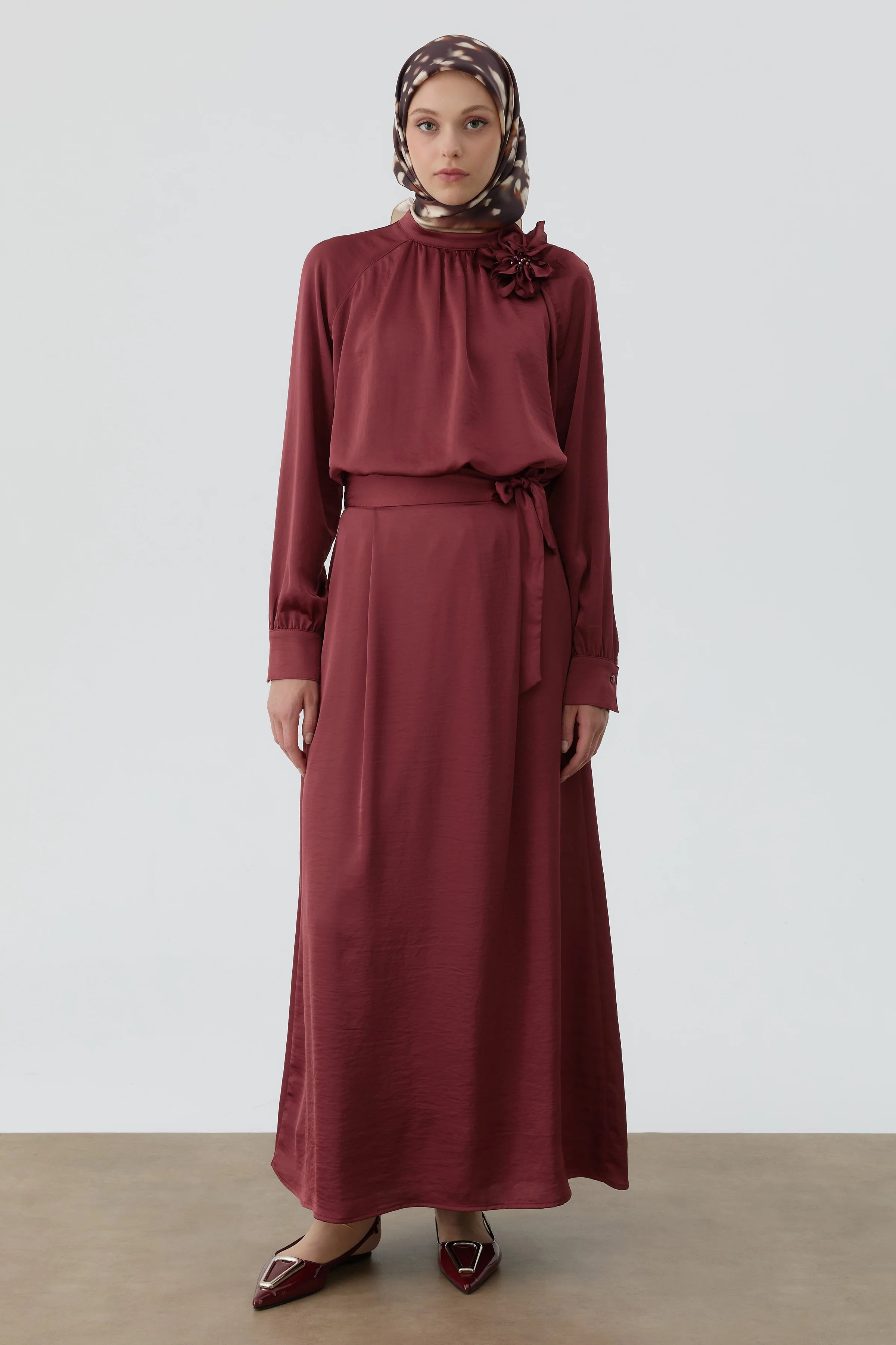 Yakası Broşlu Bluz Etek Takım - Bordo TUGBA