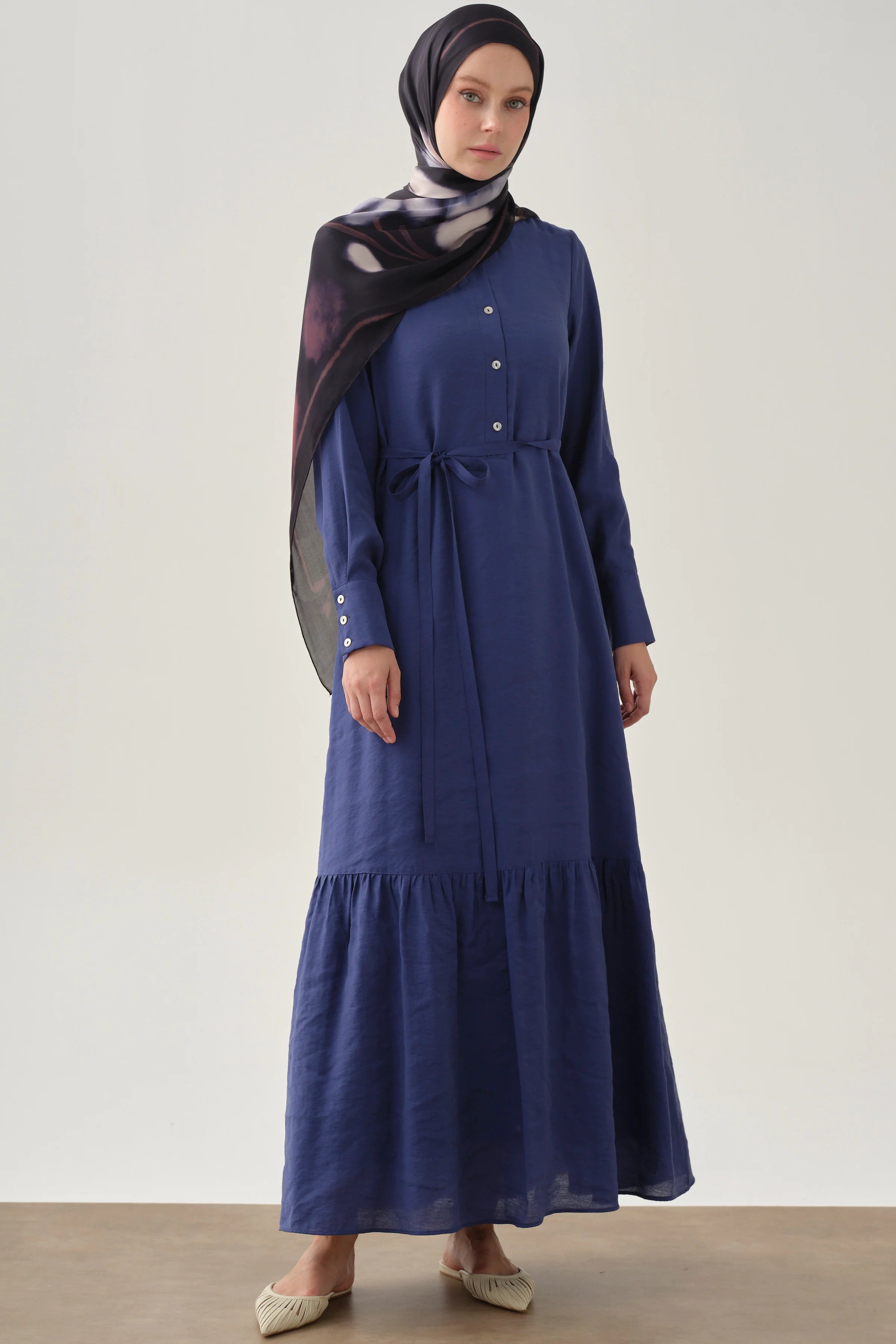 Yarım Patlı Büzgü Etekli Elbise - Lacivert TUGBA