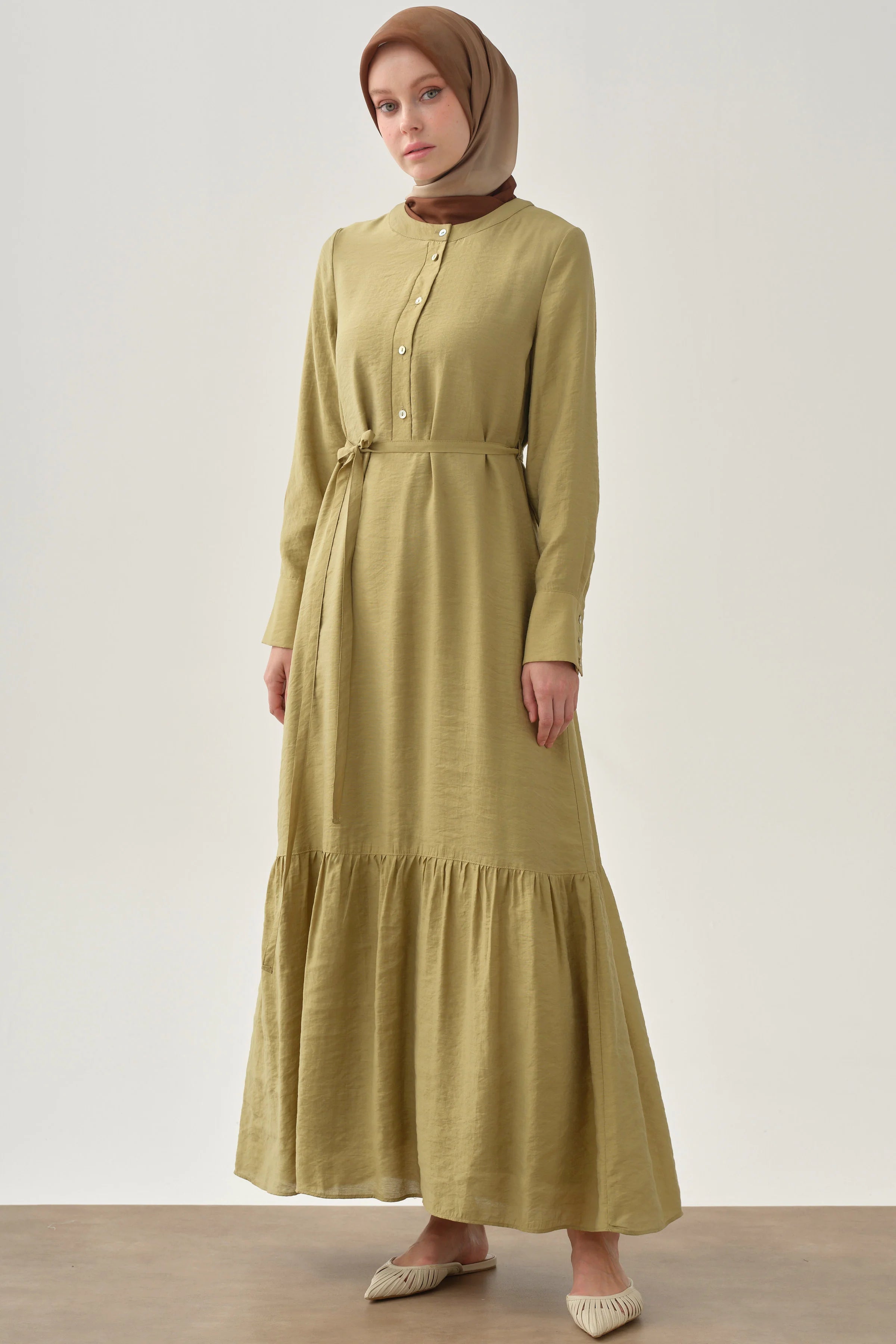 Yarım Patlı Büzgü Etekli Elbise - Olive TUGBA