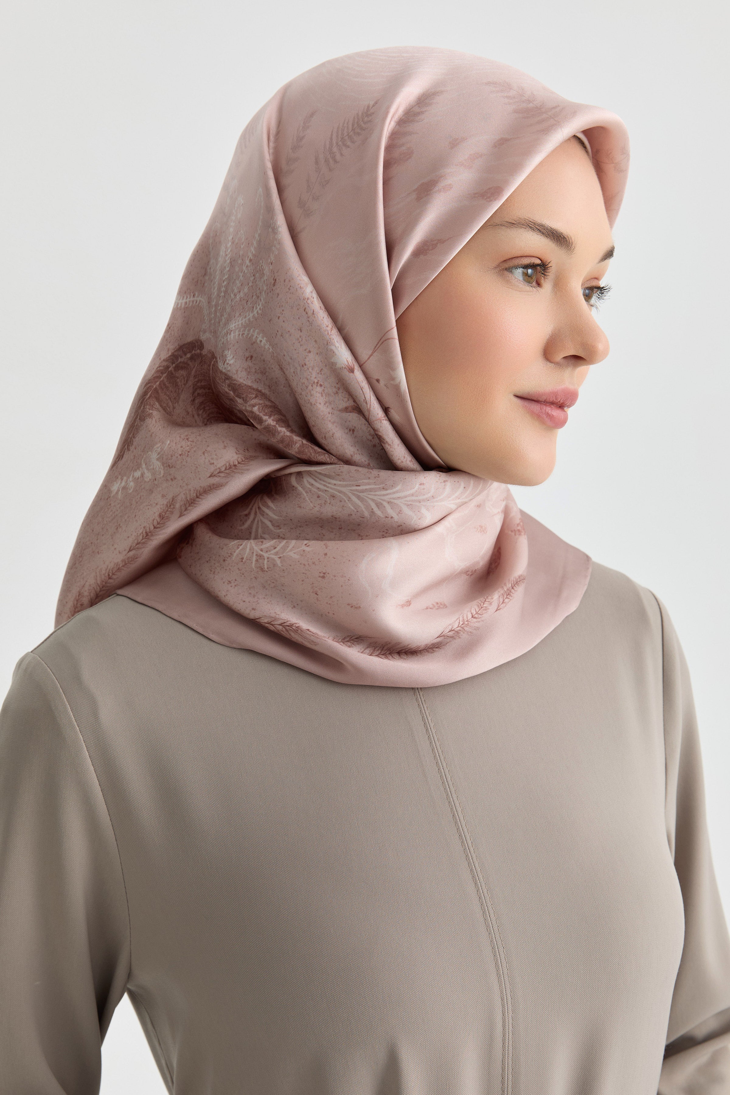 Aden Sura İpek Eşarp - Pudra TUGBA