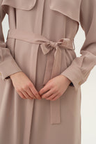 Rüzgarlık Detaylı Kuşaklı Ferace - Bej TUGBA