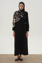 Rüzgarlık Detaylı Kuşaklı Ferace - Siyah TUGBA