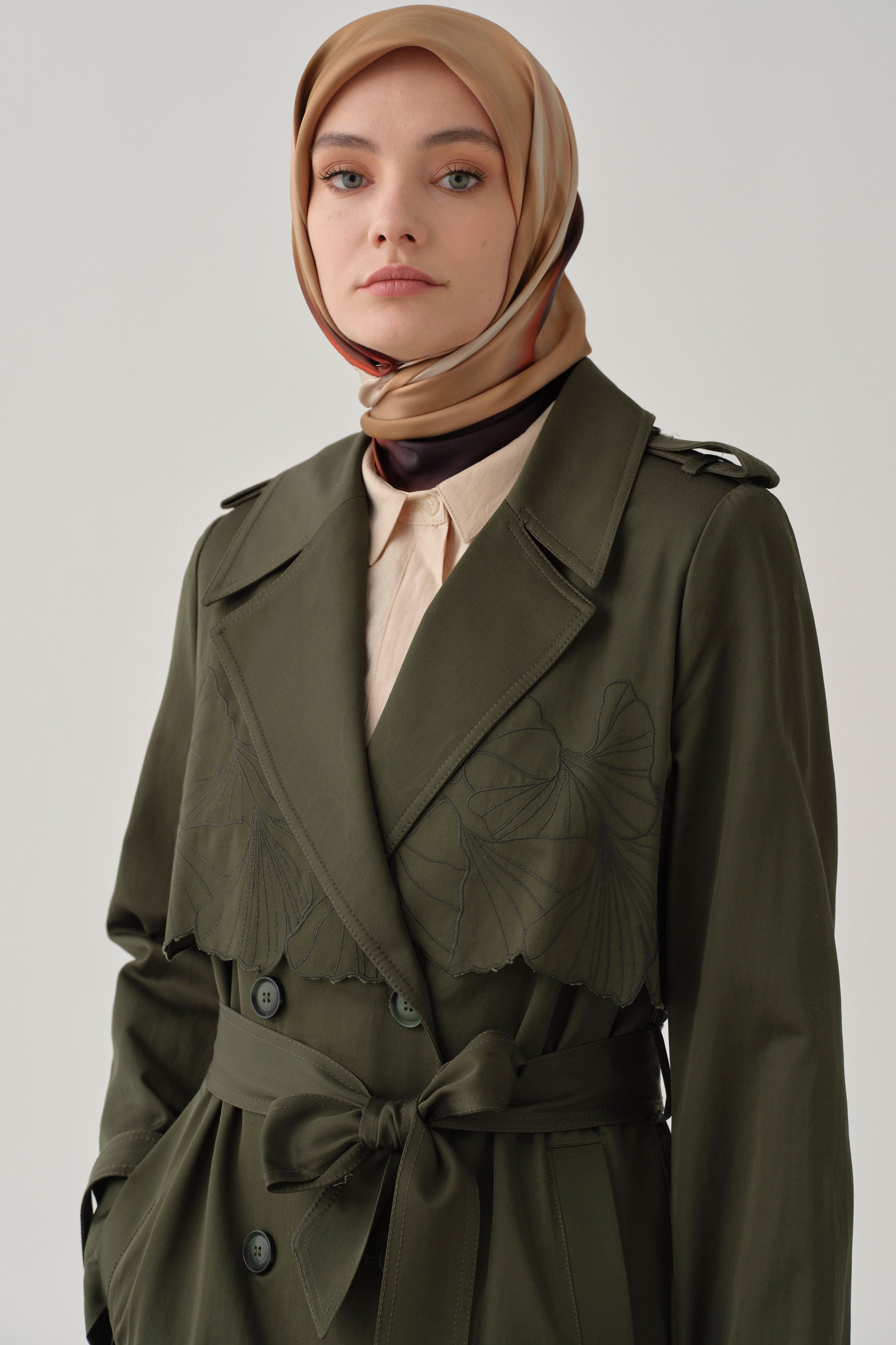 Windbreaker Embroidered Detail Trench Coat - Khaki – TUĞBA
