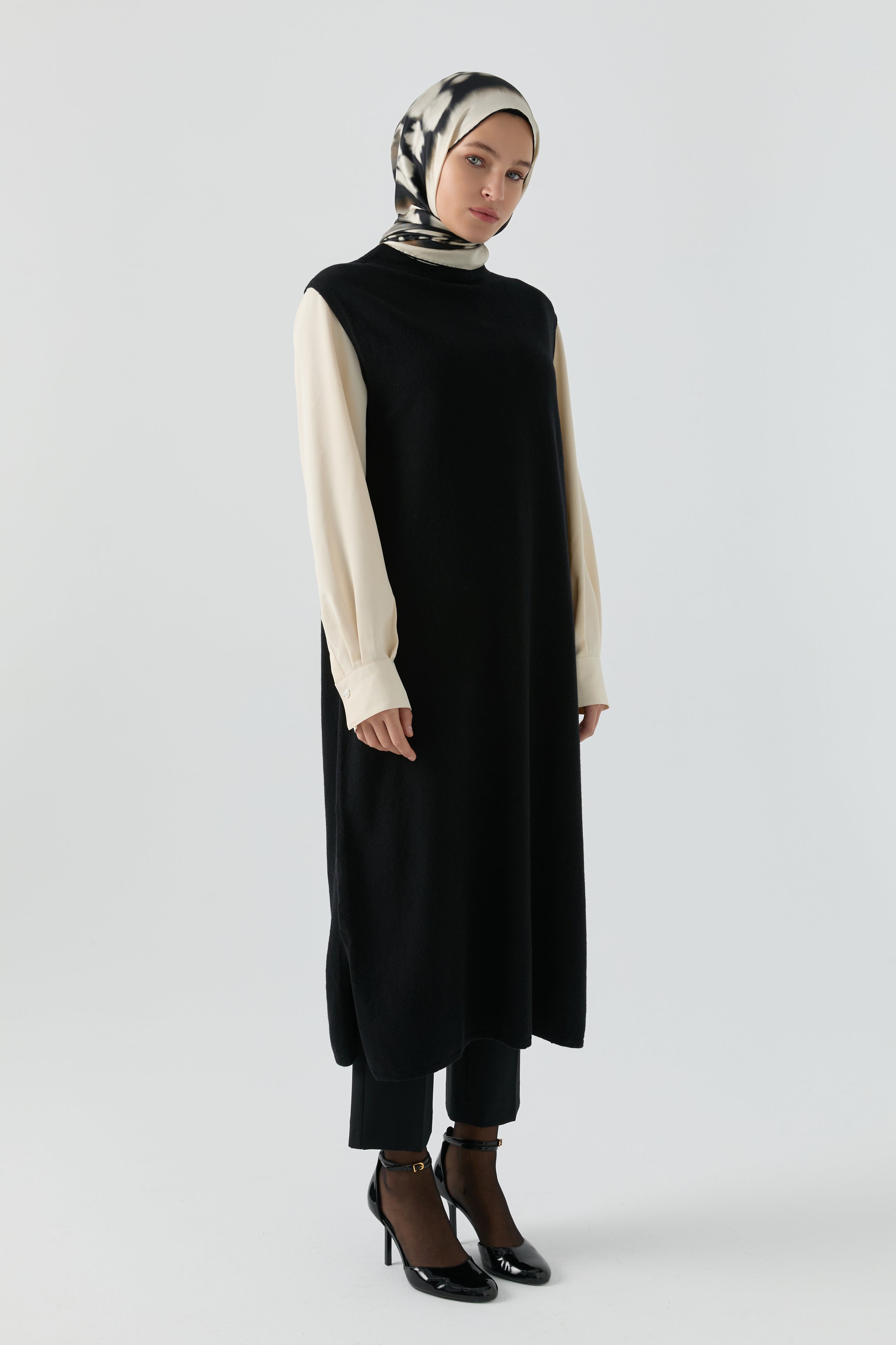 Hakim Yaka Süveter - Siyah TUGBA