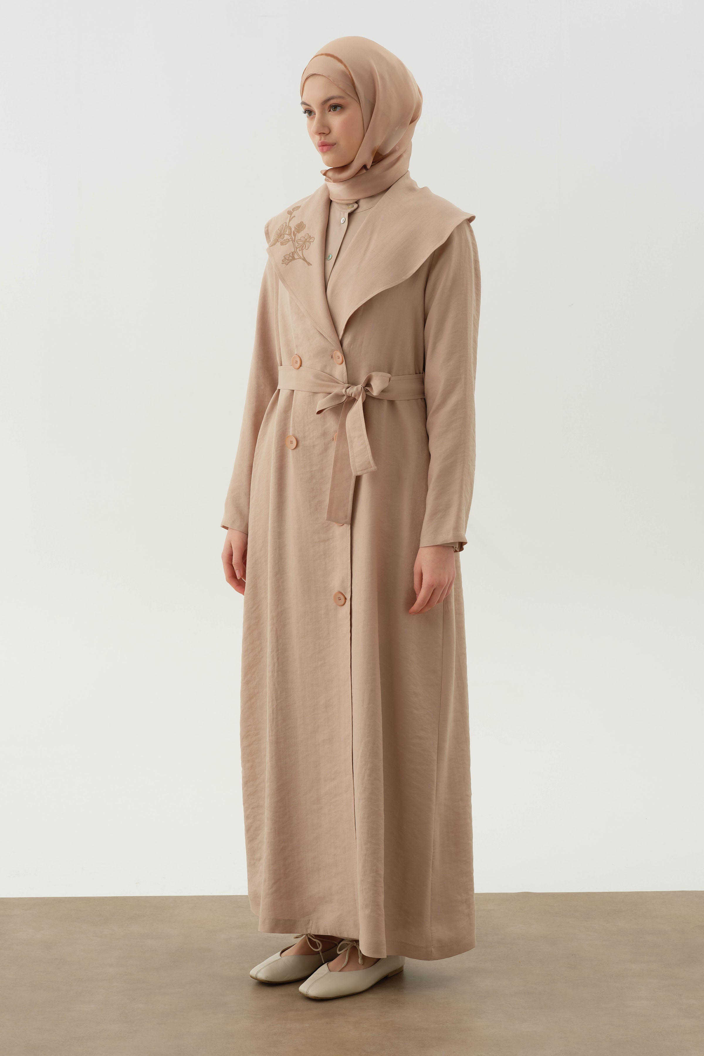 Shawl Collar Embroidered Detailed Topcoat - Beige – TUĞBA
