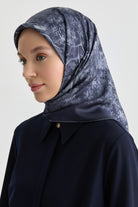 Belva Twill İpek Eşarp - Lacivert TUGBA