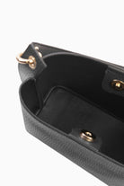 Omuz Askılı Üçgen Deri Çanta - Siyah TUGBA