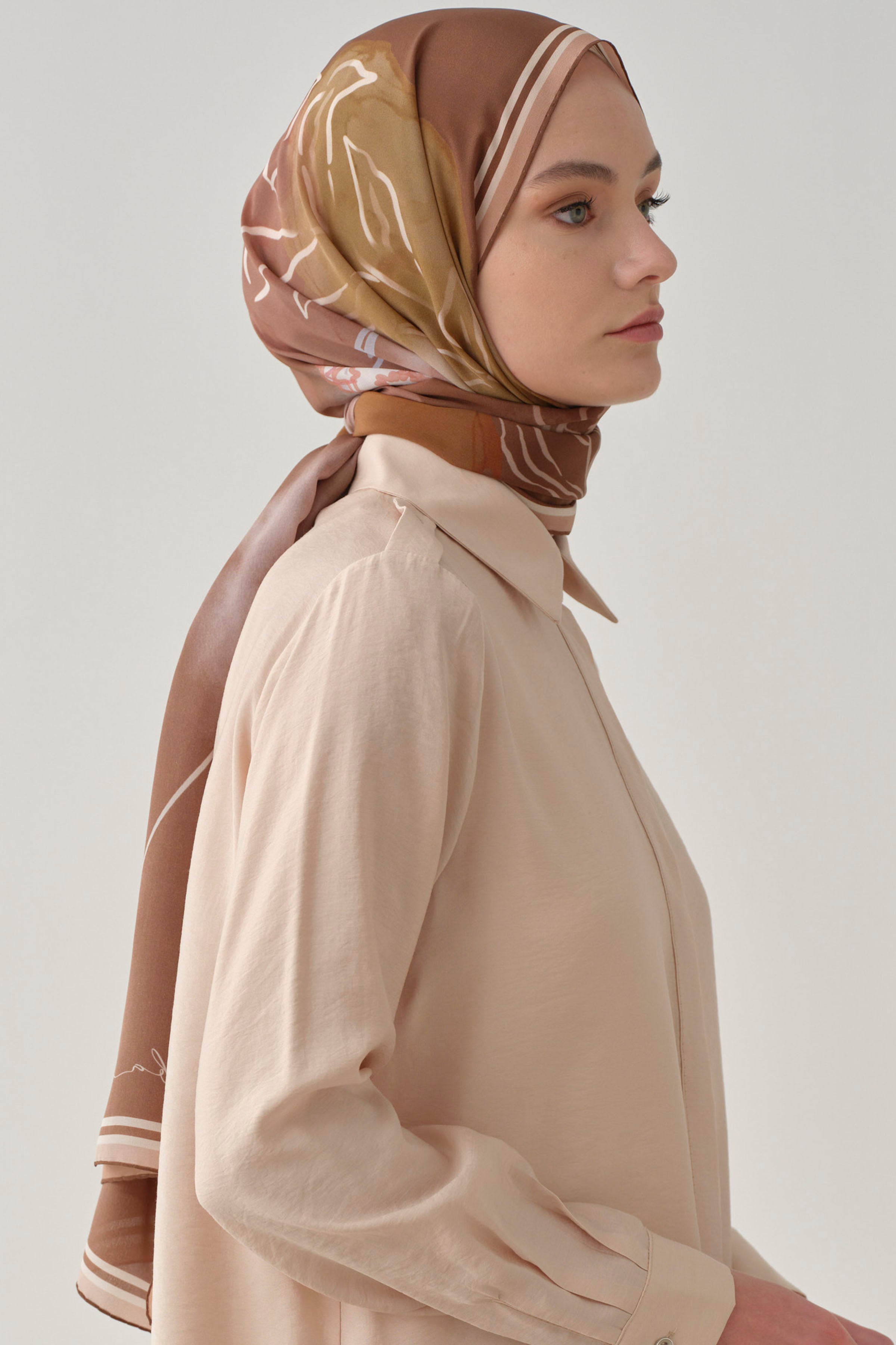 Sükun Crepe Silk Shawl - Hazelnut – TUĞBA