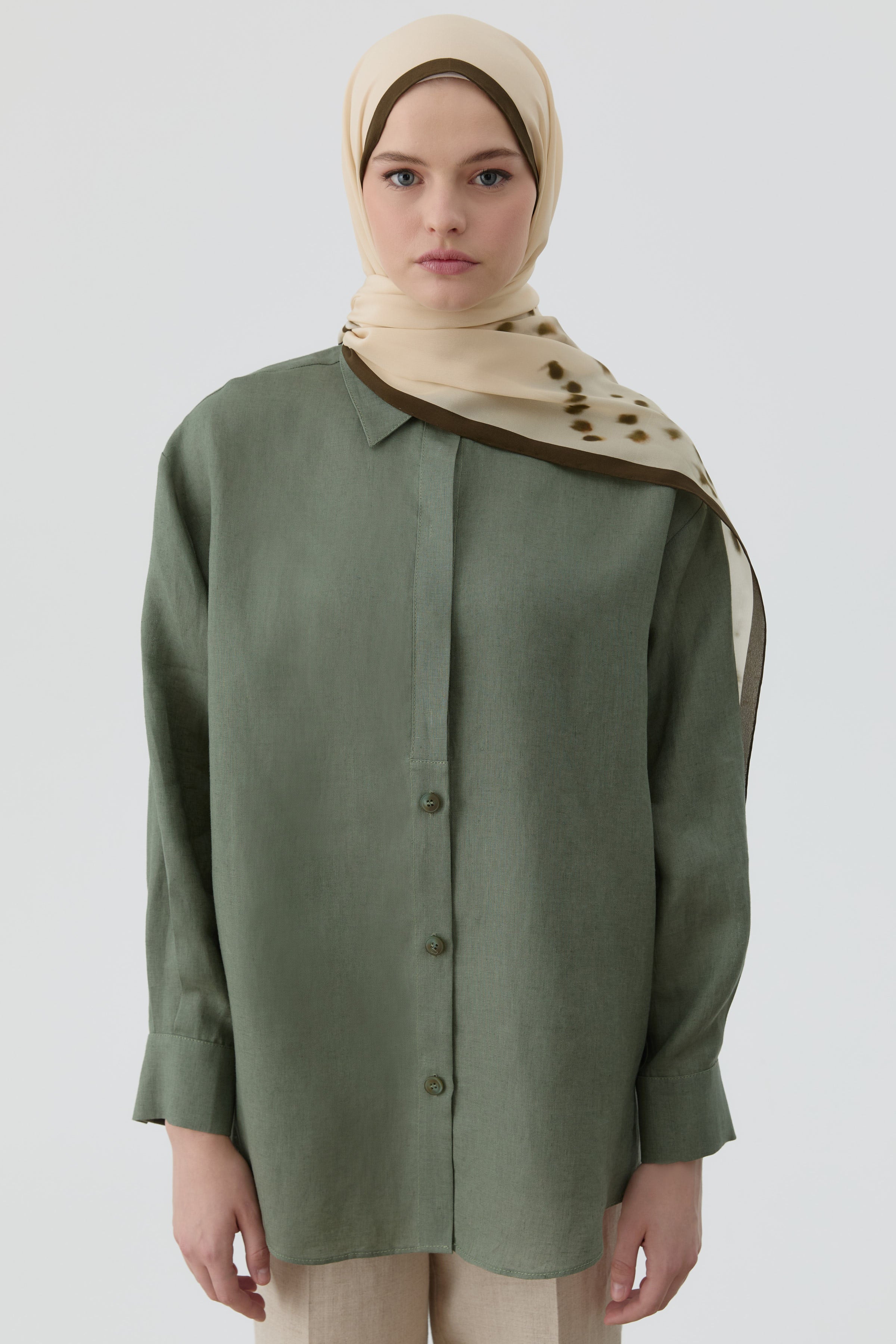 Reverse Closure Linen Shirt - Khaki – TUĞBA