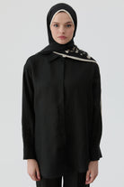 Ters Kapamalı Keten Gömlek - Siyah TUGBA