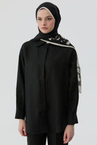 Ters Kapamalı Keten Gömlek - Siyah TUGBA