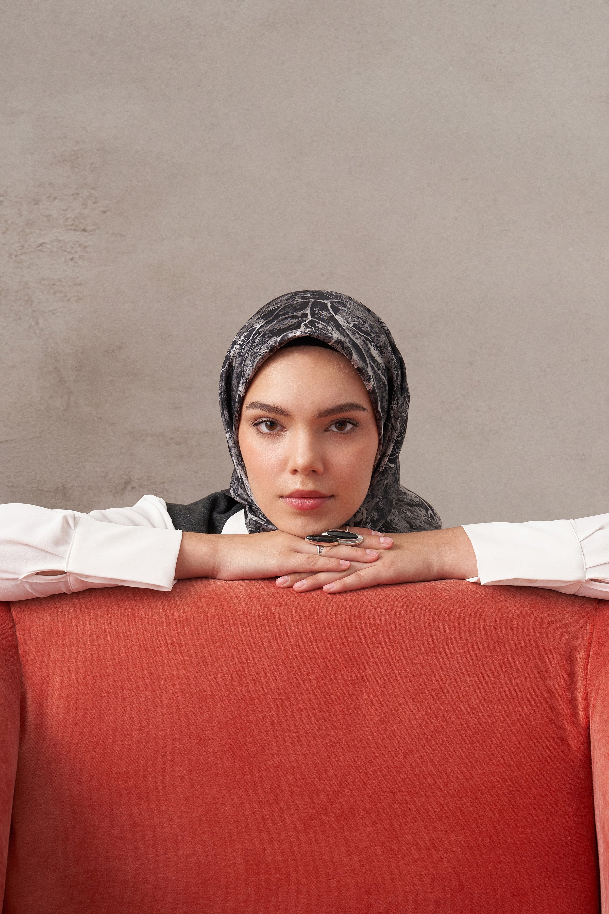 Belva Twill İpek Eşarp - Siyah TUGBA