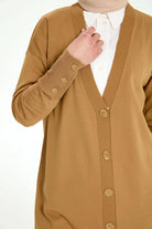 V Yaka Düğmeli Hırka - Camel TUGBA