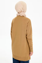 V Yaka Düğmeli Hırka - Camel TUGBA