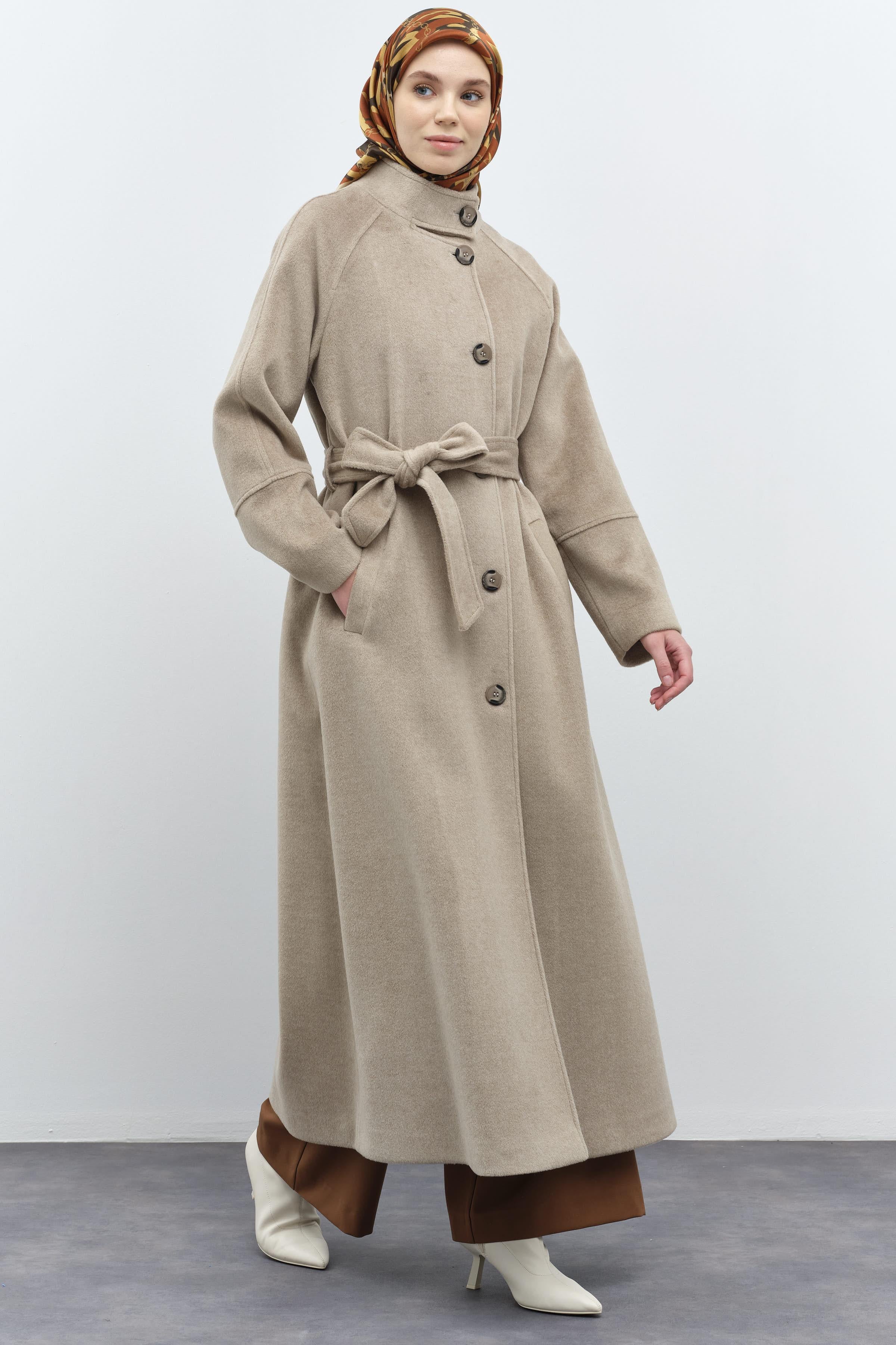 Dik Yakalı Beli Kuşaklı Manto - Vizon TUGBA