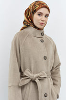 Dik Yakalı Beli Kuşaklı Manto - Vizon TUGBA