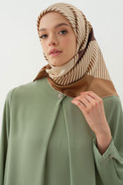 Yaka ve Kolları Pile Broş Detaylı Tunik - Su Yeşili TUGBA