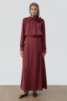 Yakası Broşlu Bluz Etek Takım - Bordo TUGBA