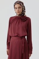 Yakası Broşlu Bluz Etek Takım - Bordo TUGBA
