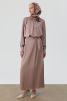 Yakası Broşlu Bluz Etek Takım - Vizon TUGBA