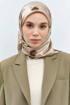 Yaprak Desenli Sura İpek Eşarp - Bej TUGBA