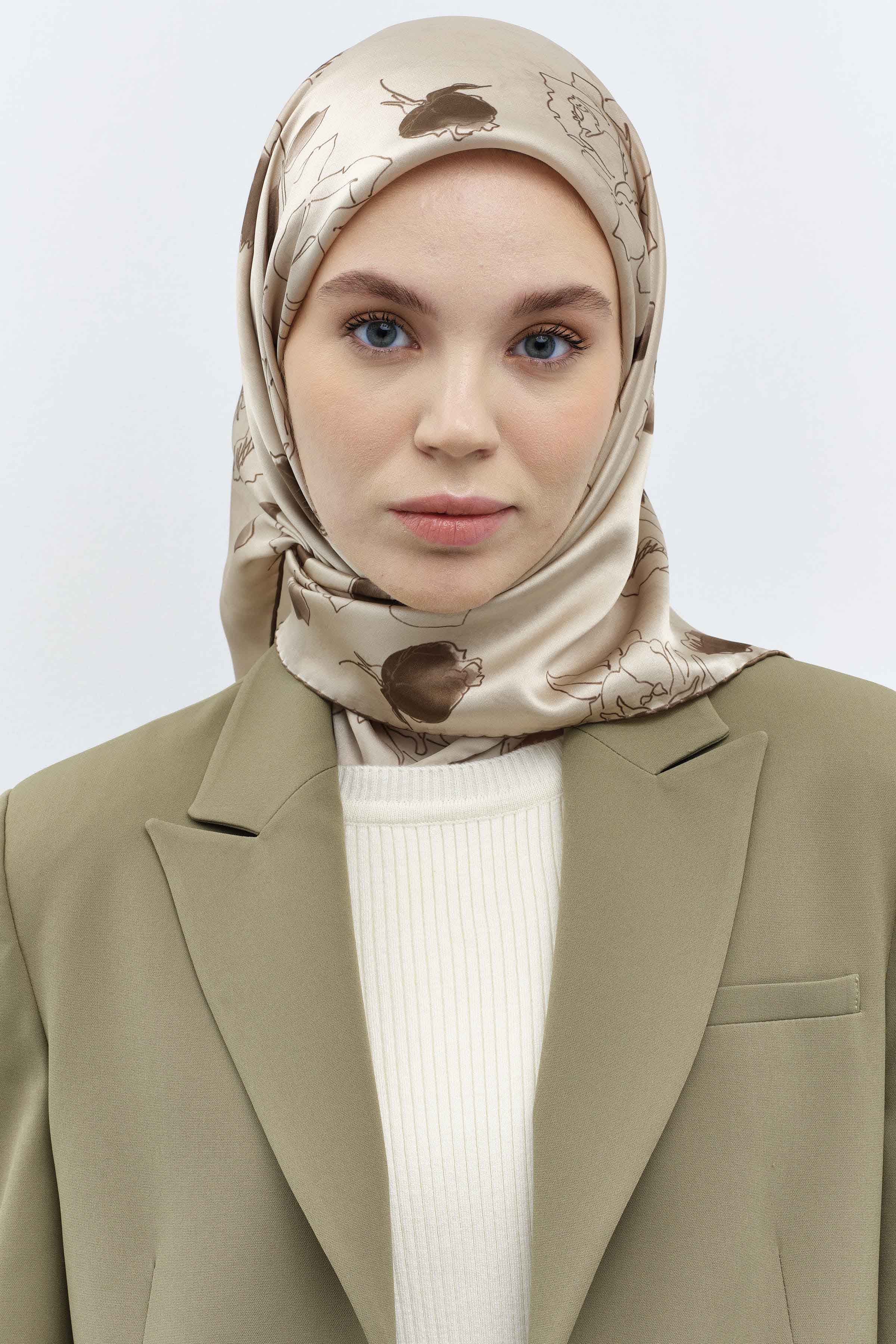Yaprak Desenli Sura İpek Eşarp - Bej TUGBA