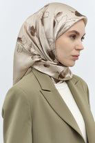 Yaprak Desenli Sura İpek Eşarp - Bej TUGBA