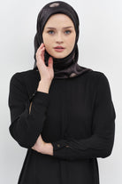 Yaprak Desenli Sura İpek Eşarp - Siyah TUGBA