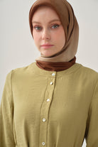 Yarım Patlı Büzgü Etekli Elbise - Olive TUGBA